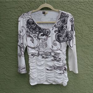 EUC BAMBOOCO Black & White Swirl Design Scrunched Top w/Beaded V-Neckline Medium